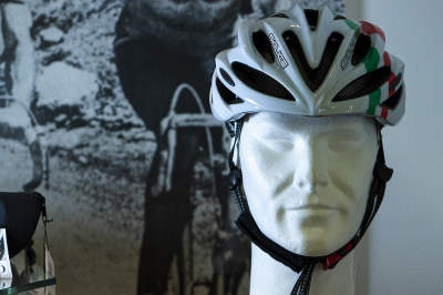 Caschi bici, accessori bici tutto per la bici a Varese da Zocca Cicli Caschi bici, accessori bici tutto per la bici a Varese da Zocca Cicli